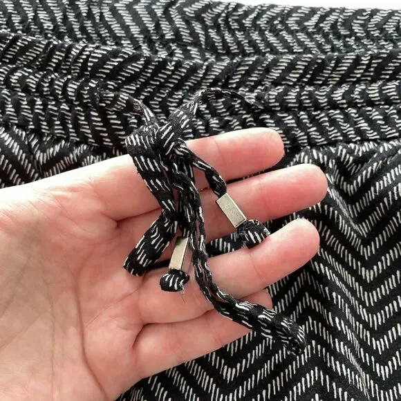 Old Navy Black Soft Pants Boho Print Ankle Cropped Lounge Bottoms Womens Size XL - Picture 4 of 11